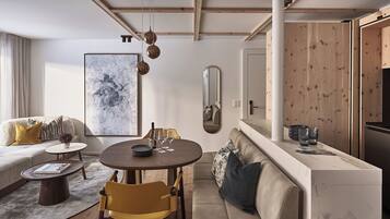 Appartamento | Una cassaforte in camera, una scrivania, postazione laptop