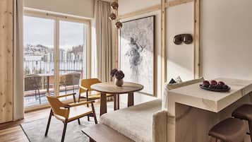 In-room safe, desk, laptop workspace, free WiFi