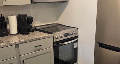 Looking for a quiet, cozy escape in the heart of historic Green River, WY? Our 1 bed / 1 bath Airbnb offers the perfect blend of charm and comfort — just steps away from the scenic beauty and local history that make this town so special.
