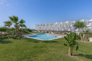 Pool - Apartment 'Brisa y Mar' with Shared Pool, Private Terrace and Wi-Fi (Calahonda)
