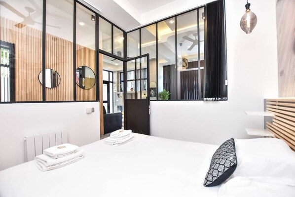 3 bedrooms, iron/ironing board, WiFi, bed sheets - Superb apartment 3BR 8P - Nation (Paris)