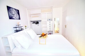 WiFi, bed sheets
