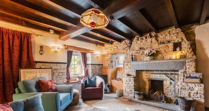 Storeys Cottage - a holiday cottage that sleeps 4 guests in 2 bedrooms