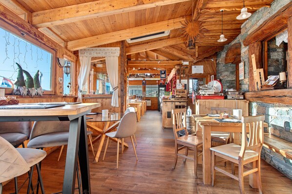 تناول الطعام