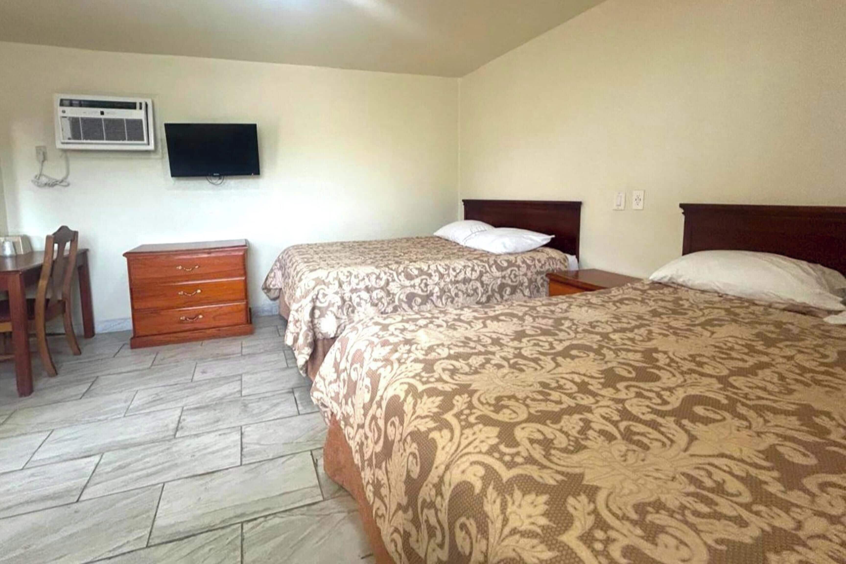 Desk, iron/ironing board, free WiFi, bed sheets