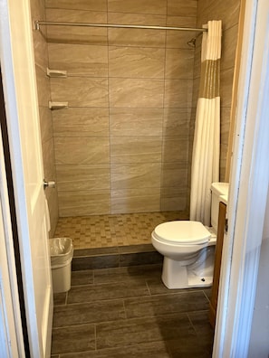 Room, 1 Queen Bed, Non Smoking | Bathroom | Towels - SE'Air Motel By Townhouse Corpus Christi / Padre Island Tx (Corpus Christi)