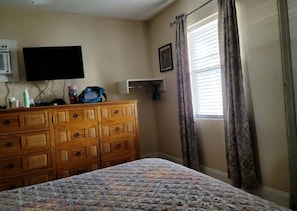 Kamer, 1 kingsize bed, niet-roken | Een strijkplank/strijkijzer, gratis wifi, beddengoed