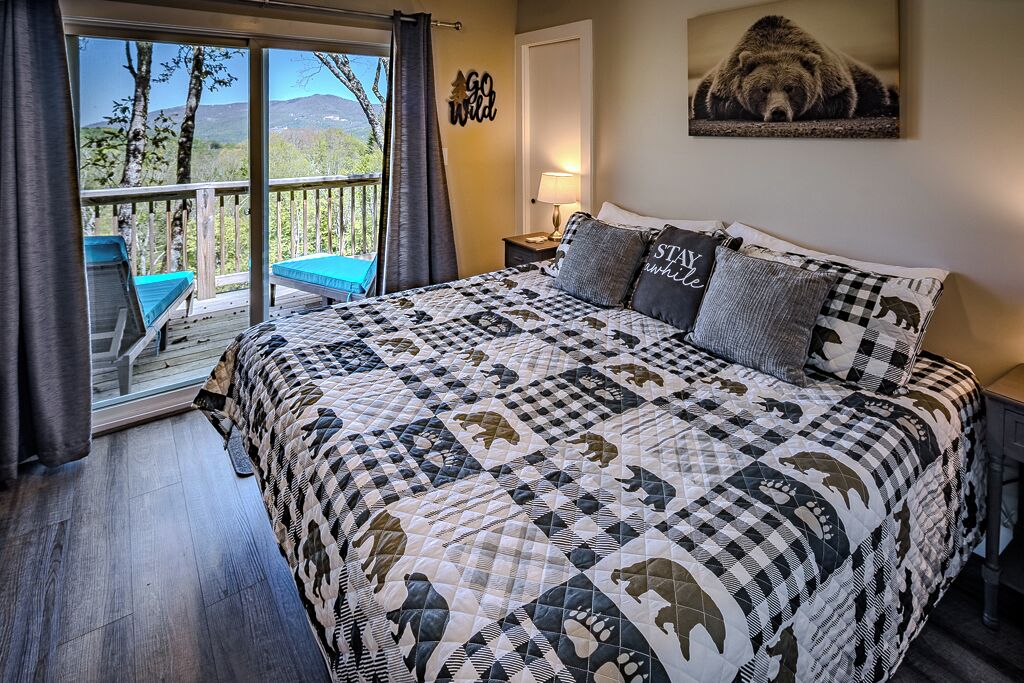 2 bedrooms, internet, bed sheets