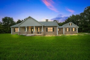 House, 3 Bedrooms | Exterior
