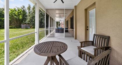 Lakeland Oasis Hot Tub, Lanai & Fire Pit 3 Bedroom Home