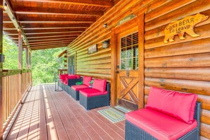 Cabin, 2 Bedrooms | Terrace/patio