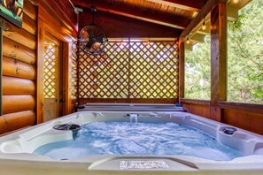 Cabin, 2 Bedrooms | Interior