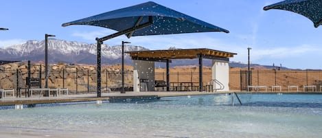 House, 4 Bedrooms | Pool