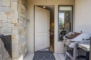 タウンホーム 4 ベッドルーム | テラス / パティオ