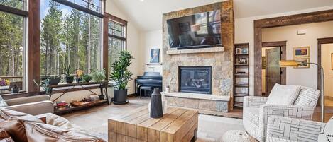 House, 4 Bedrooms | Living area