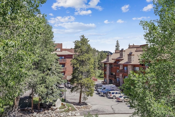 Condo, 2 Bedrooms | Exterior