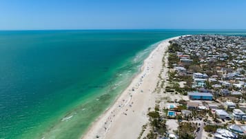 House, 3 Bedrooms | Beach