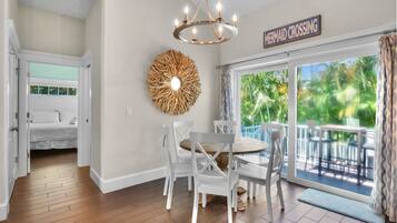 Townhome, 4 Bedrooms | Dining