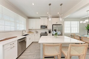 Casa, 3 quartos | Cozinha privada | Geladeira, fogão, cafeteira/chaleira, torradeira