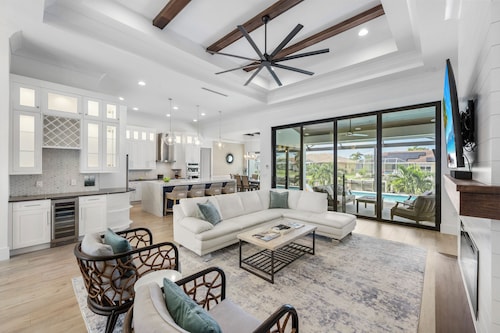 Stunning Home | Pool, Spa, Outdoor Kitchen & Dock
