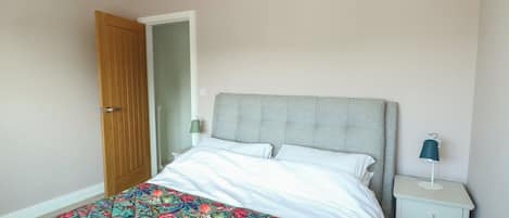3 bedrooms, individually decorated, individually furnished, free WiFi