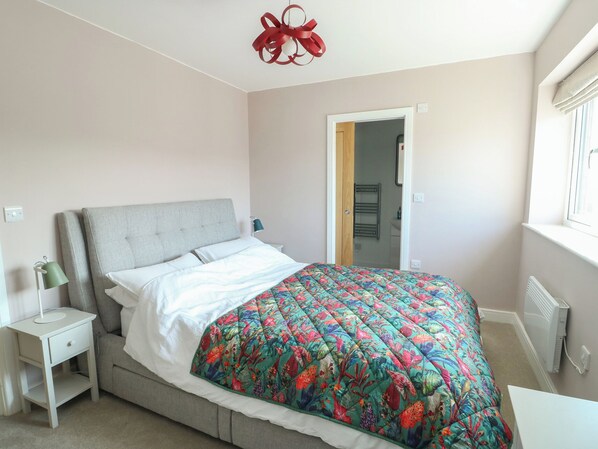 3 bedrooms, individually decorated, individually furnished, free WiFi