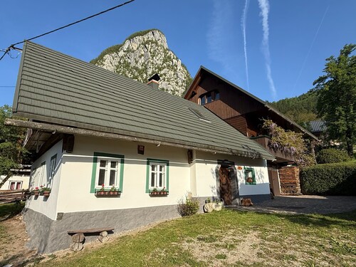 CHALET GUAPA 
Charming 85 m² wooden chalet on tranquil location in Bohinj