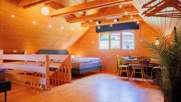1 bedroom, in-room safe, travel crib, free WiFi