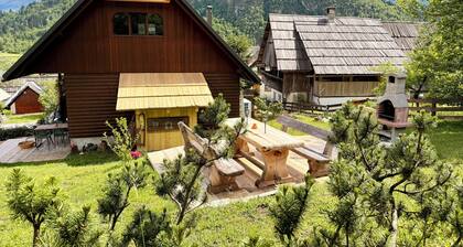 CHALET GUAPA
Charming 85 mÂČ wooden chalet on tranquil location in Bohinj