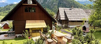 CHALET GUAPA
Charming 85 m² wooden chalet on tranquil location in Bohinj