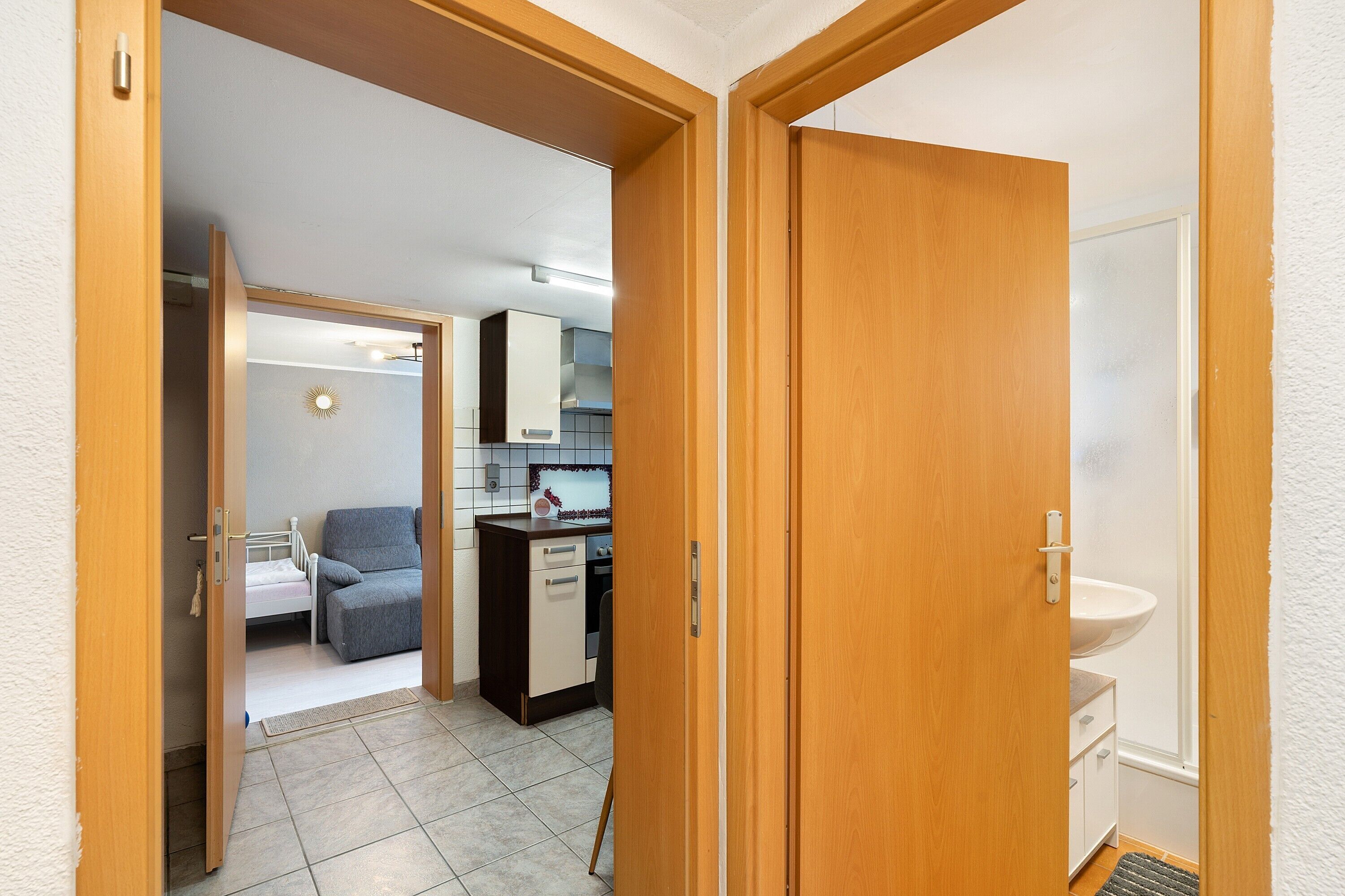 1 habitación, tabla de planchar con plancha, wifi y ropa de cama 