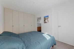 3 chambres, fer et planche à repasser, Wi-Fi gratuit, draps fournis