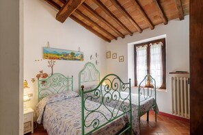 2 bedrooms, WiFi, bed sheets