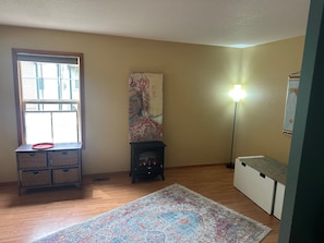 House, Multiple Beds, Patio, Garden View (2765 27th CT SW) | Interior