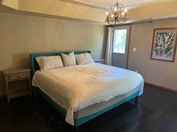 House, Multiple Beds, Patio, Garden View (2765 27th CT SW) | 4 bedrooms, individually decorated, individually furnished, bed sheets