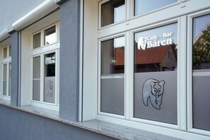 Bar (in der Unterkunft)