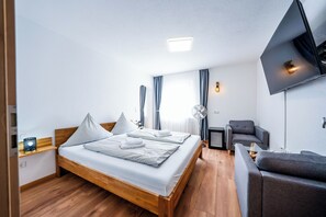 Room | Free WiFi - Hotel Bären (Hechingen)