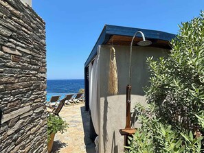 5 عدّة غرف نوم وخدمة الإنترنت