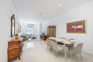 アパートメント | 2 室のベッドルーム、インターネットアクセス