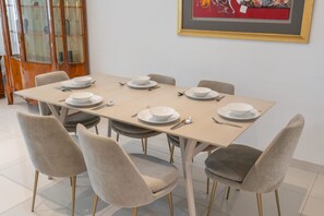 Apartemen | 2 kamar tidur dan internet