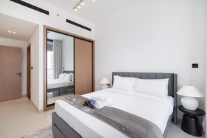 1 bedroom, Internet - JVC Apartment Sleeps 2 With Private Balcony (Dubai)