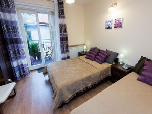 3 bedrooms, in-room safe, iron/ironing board, travel crib