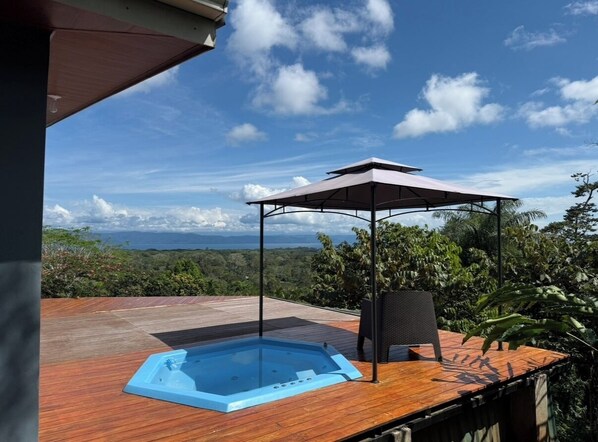 Bañera de hidromasaje exterior
