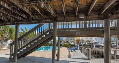 🛶No Bad Days🛶 Canal-Front | Pool, Bunks, Game Room | Sleeps 23