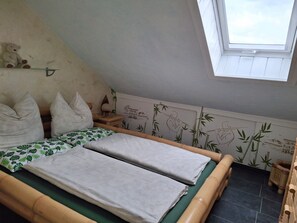 1 slaapkamer, een strijkplank/strijkijzer, wifi, beddengoed