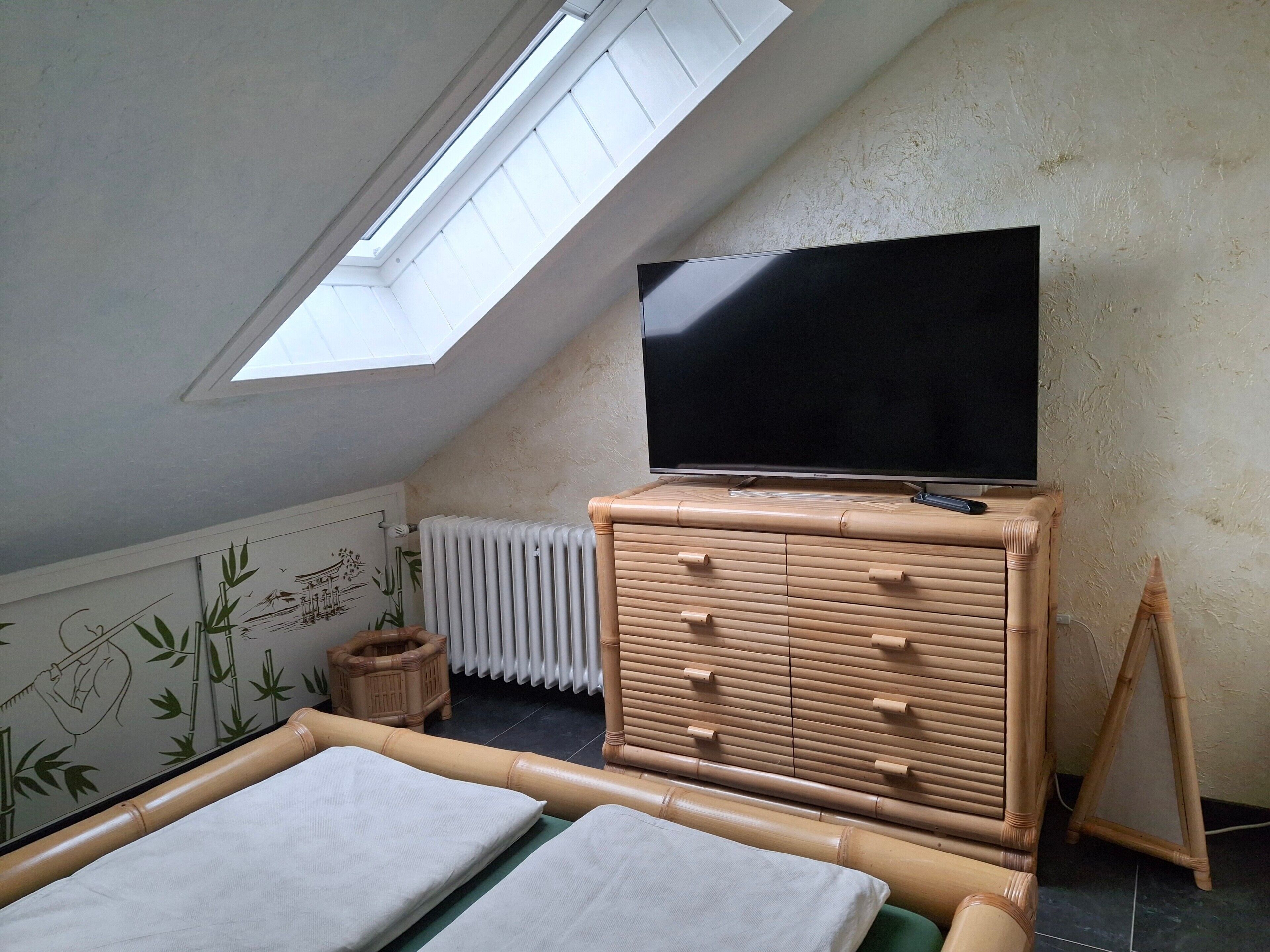 1 habitación, tabla de planchar con plancha, wifi y ropa de cama 