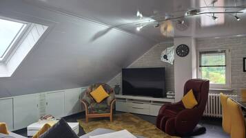 Fernseher, Stereoanlage