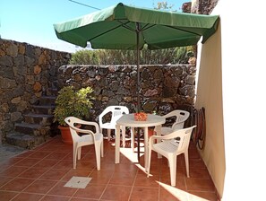 Outdoor dining - El Julan - Nature Escape & Terrace, El Hierro (Taibique)