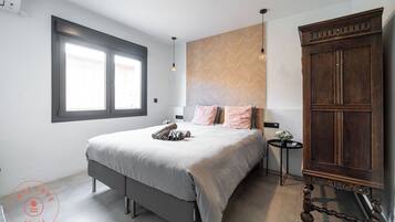 2 slaapkamers, een strijkplank/strijkijzer, gratis wifi, beddengoed