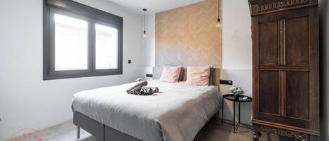 2 chambres, fer et planche à repasser, Wi-Fi gratuit, draps fournis
